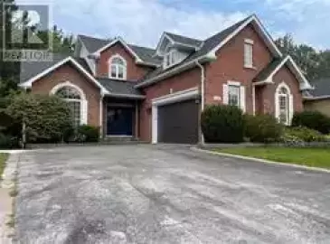 100 Cumming Dr Drive, Barrie, Ontario L4N0C7, 3 Bedrooms Bedrooms, ,1 BathroomBathrooms,Single Family,For Lease,Cumming Dr,S7293344