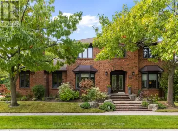 575 Blenheim Crescent, Oakville, ON L6J6P7, 5 Bedrooms Bedrooms, ,4 BathroomsBathrooms,Single Family,For Sale,Blenheim,W7225242