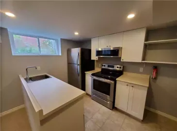 Hamilton, Ontario L8T3A3, 2 Bedrooms Bedrooms, ,1 BathroomBathrooms,Single Family,For Lease,H4177525