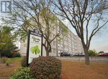 18 HOLBORN Court, Kitchener, Ontario N2A4A1, 2 Bedrooms Bedrooms, ,2 BathroomsBathrooms,Single Family,For Sale,HOLBORN,40501439