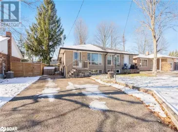 44 DOWNSVIEW Drive, Barrie, Ontario L4M4R1, 3 Bedrooms Bedrooms, ,1 BathroomBathrooms,Multi-family,For Sale,DOWNSVIEW,40501989