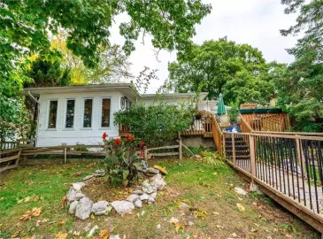Selkirk, Ontario N0A1P0, 2 Bedrooms Bedrooms, ,1 BathroomBathrooms,Single Family,For Sale,H4177705
