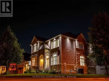 19 Harthill Court, Brampton, ON L7A2P1, 8 Bedrooms Bedrooms, ,4 BathroomsBathrooms,Single Family,For Sale,Harthill,W7232624 19 Harthill Court, Brampton, ON L7A2P1, 8 Bedrooms Bedrooms, ,4 BathroomsBathrooms,Single Family,For Sale,Harthill,W7232624