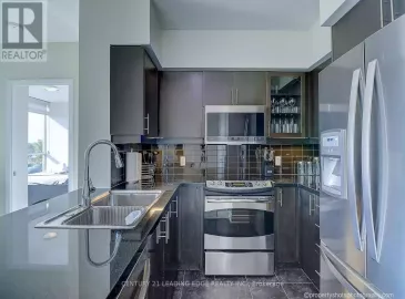 1900 Lakeshore Boulevard, Toronto, Ontario M6S1A4, 2 Bedrooms Bedrooms, ,1 BathroomBathrooms,Single Family,For Lease,Lakeshore,W7234234