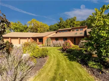 St. Catharines, ON L2R6P7, 4 Bedrooms Bedrooms, ,4 BathroomsBathrooms,Single Family,For Sale,H4177595 St. Catharines, ON L2R6P7, 4 Bedrooms Bedrooms, ,4 BathroomsBathrooms,Single Family,For Sale,H4177595