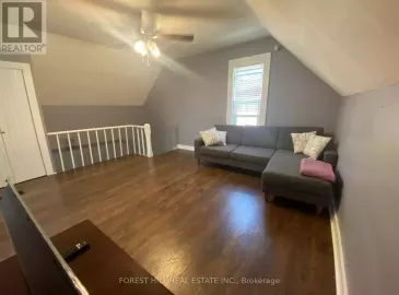 2134 Major Mackenzie Drive, Vaughan, Ontario L6A1P7, 3 Bedrooms Bedrooms, ,1 BathroomBathrooms,Single Family,For Lease,Major Mackenzie,N7235894 2134 Major Mackenzie Drive, Vaughan, Ontario L6A1P7, 3 Bedrooms Bedrooms, ,1 BathroomBathrooms,Single Family,For Lease,Major Mackenzie,N7235894