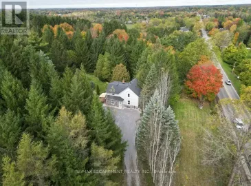 1361 Centre Road, Hamilton, Ontario L0R1H1, 4 Bedrooms Bedrooms, ,2 BathroomsBathrooms,Single Family,For Sale,Centre,X7230118 1361 Centre Road, Hamilton, Ontario L0R1H1, 4 Bedrooms Bedrooms, ,2 BathroomsBathrooms,Single Family,For Sale,Centre,X7230118