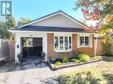 329 Collins Drive, Orillia, Ontario L3V1E5, 3 Bedrooms Bedrooms, ,2 BathroomsBathrooms,Single Family,For Sale,Collins,S7233308 329 Collins Drive, Orillia, Ontario L3V1E5, 3 Bedrooms Bedrooms, ,2 BathroomsBathrooms,Single Family,For Sale,Collins,S7233308