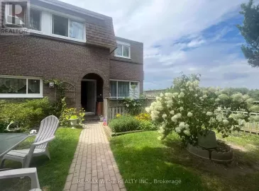 30 Tandridge Crescent, Toronto, Ontario M9W2P2, 3 Bedrooms Bedrooms, ,1 BathroomBathrooms,Single Family,For Sale,Tandridge,W7224548 30 Tandridge Crescent, Toronto, Ontario M9W2P2, 3 Bedrooms Bedrooms, ,1 BathroomBathrooms,Single Family,For Sale,Tandridge,W7224548