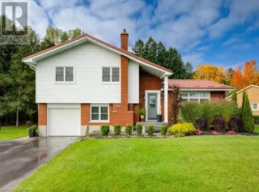 4 MCDONALD Street, Listowel, ON N4W1K4, 3 Bedrooms Bedrooms, ,2 BathroomsBathrooms,Single Family,For Sale,MCDONALD,40503028