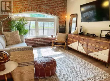 1100 Lansdowne, Toronto, ON M6H4K1, 2 Bedrooms Bedrooms, ,1 BathroomBathrooms,Single Family,For Lease,Lansdowne,W7242800