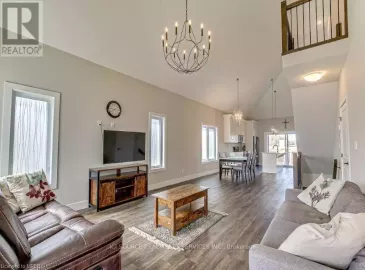 744 Nelson Street, Norfolk, ON N0A1N4, 3 Bedrooms Bedrooms, ,3 BathroomsBathrooms,Single Family,For Sale,Nelson,X7243058