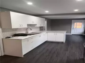 Hamilton, ON L8M1H6, 1 Bedroom Bedrooms, ,1 BathroomBathrooms,Single Family,For Lease,H4178114