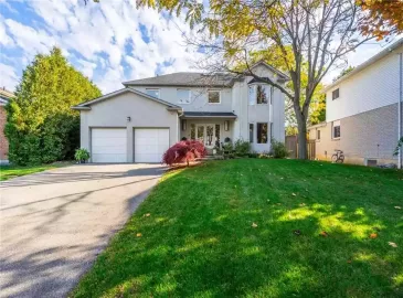 Dundas, ON L9H6R6, 4 Bedrooms Bedrooms, ,4 BathroomsBathrooms,Single Family,For Sale,H4178290