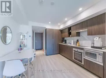 17 Bathurst Street, Toronto, Ontario M5V0N1, 2 Bedrooms Bedrooms, ,1 BathroomBathrooms,Single Family,For Sale,Bathurst,C7249246