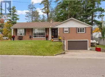 608 GAGE Street, Delhi, ON N4B2G5, 3 Bedrooms Bedrooms, ,2 BathroomsBathrooms,Single Family,For Sale,GAGE,40502865