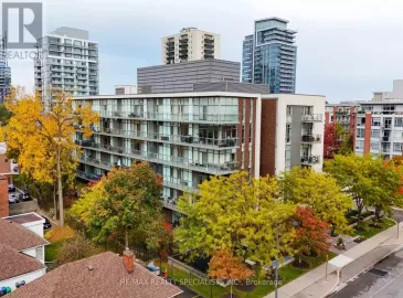 70 Port Street, Mississauga, Ontario L5G1E3, 3 Bedrooms Bedrooms, ,2 BathroomsBathrooms,Single Family,For Sale,Port,W7252520