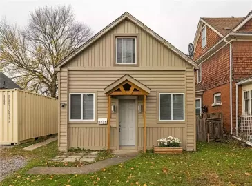 Niagara Falls, Ontario L2E4N9, 5 Bedrooms Bedrooms, ,3 BathroomsBathrooms,Single Family,For Sale,H4178400 Niagara Falls, Ontario L2E4N9, 5 Bedrooms Bedrooms, ,3 BathroomsBathrooms,Single Family,For Sale,H4178400