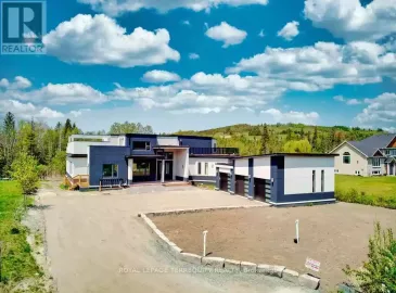 9 Rustlewood, Kawartha Lakes, ON L0A1A0, 5 Bedrooms Bedrooms, ,9 BathroomsBathrooms,Single Family,For Lease,Rustlewood,X7255302 9 Rustlewood, Kawartha Lakes, ON L0A1A0, 5 Bedrooms Bedrooms, ,9 BathroomsBathrooms,Single Family,For Lease,Rustlewood,X7255302