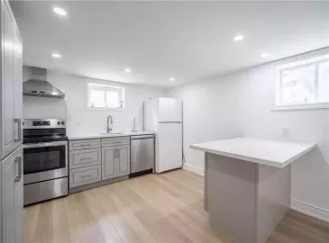 Hamilton, Ontario L9C5G8, 2 Bedrooms Bedrooms, ,1 BathroomBathrooms,Single Family,For Lease,H4178585