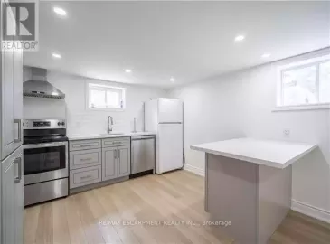 111 West 32nd Street, Hamilton, Ontario L9C5G8, 2 Bedrooms Bedrooms, ,1 BathroomBathrooms,Single Family,For Lease,West 32nd,X7257572 111 West 32nd Street, Hamilton, Ontario L9C5G8, 2 Bedrooms Bedrooms, ,1 BathroomBathrooms,Single Family,For Lease,West 32nd,X7257572