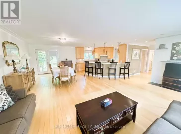 11 Dixie Avenue, Niagara-on-the-Lake, Ontario L0S1J0, 4 Bedrooms Bedrooms, ,2 BathroomsBathrooms,Single Family,For Lease,Dixie Avenue,X7261058