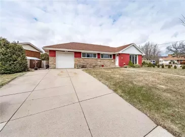 Hamilton, ON L8T1X8, 4 Bedrooms Bedrooms, ,2 BathroomsBathrooms,Single Family,For Lease,H4178854