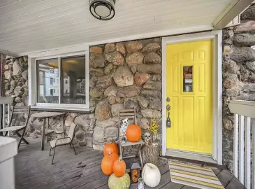 Hamilton, Ontario L8M1S9, 3 Bedrooms Bedrooms, ,2 BathroomsBathrooms,Single Family,For Sale,H4178802