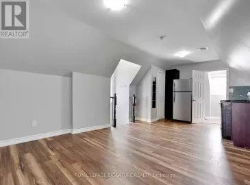 2189 Gerrard Street, Toronto, Ontario M4E2C6, 1 Bedroom Bedrooms, ,1 BathroomBathrooms,Multi-family,For Lease,Gerrard,E7264826