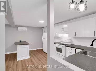 4 Frost Trail, Barrie, ON L4N5V8, 2 Bedrooms Bedrooms, ,1 BathroomBathrooms,Single Family,For Lease,Frost,S7265164