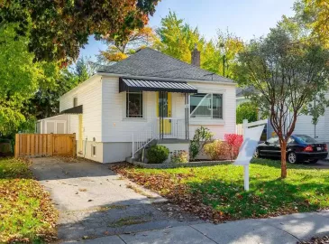 Hamilton, Ontario L8V3A4, 4 Bedrooms Bedrooms, ,1 BathroomBathrooms,Single Family,For Sale,H4178960