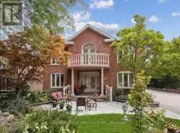1102 Fleet Street, Mississauga, ON L5H3P7, 6 Bedrooms Bedrooms, ,5 BathroomsBathrooms,Single Family,For Sale,Fleet,W7265334 1102 Fleet Street, Mississauga, ON L5H3P7, 6 Bedrooms Bedrooms, ,5 BathroomsBathrooms,Single Family,For Sale,Fleet,W7265334