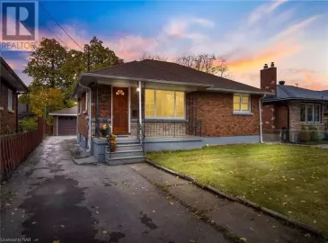 55 CHAFFEY Street, Welland, Ontario L3B2Y4, 5 Bedrooms Bedrooms, ,2 BathroomsBathrooms,Single Family,For Sale,CHAFFEY,40506426