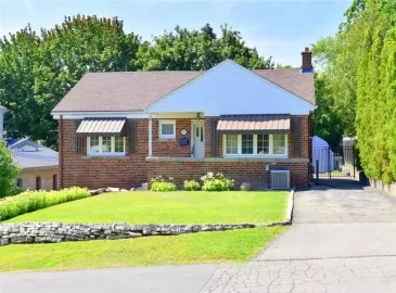 Dundas, ON L9H1S3, 3 Bedrooms Bedrooms, ,1 BathroomBathrooms,Single Family,For Sale,H4171778 Dundas, ON L9H1S3, 3 Bedrooms Bedrooms, ,1 BathroomBathrooms,Single Family,For Sale,H4171778