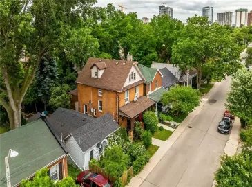 Hamilton, Ontario L8P1N1, 5 Bedrooms Bedrooms, ,3 BathroomsBathrooms,Single Family,For Sale,H4172473 Hamilton, Ontario L8P1N1, 5 Bedrooms Bedrooms, ,3 BathroomsBathrooms,Single Family,For Sale,H4172473