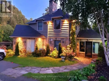 25 Fairy, Huntsville, Ontario P1H1G7, 5 Bedrooms Bedrooms, ,4 BathroomsBathrooms,Single Family,For Sale,Fairy,X6766152 25 Fairy, Huntsville, Ontario P1H1G7, 5 Bedrooms Bedrooms, ,4 BathroomsBathrooms,Single Family,For Sale,Fairy,X6766152