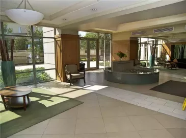 Oakville, Ontario L9H5E1, 1 Bedroom Bedrooms, ,1 BathroomBathrooms,Single Family,For Sale,H4172340