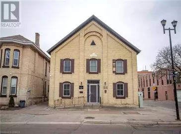 35 WELLINGTON Street, Brantford, Ontario N3T2L7, 2 Bedrooms Bedrooms, ,1 BathroomBathrooms,Single Family,For Lease,WELLINGTON,40494271