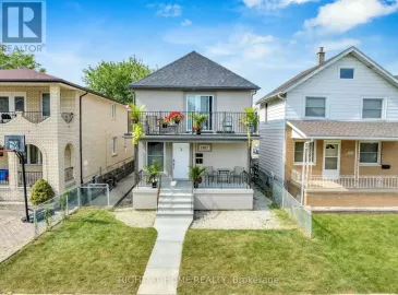 1107 Marion, Windsor, Ontario N9A2J3, 8 Bedrooms Bedrooms, ,6 BathroomsBathrooms,Multi-family,For Sale,Marion,X7051718