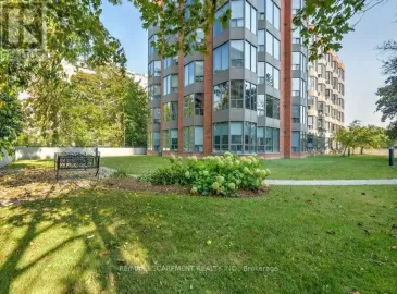 2121 Lakeshore Road, Burlington, ON L7R1C9, 2 Bedrooms Bedrooms, ,2 BathroomsBathrooms,Single Family,For Sale,Lakeshore,W7052636