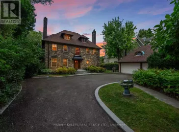 2639 Lake Shore Boulevard, Toronto, ON M8V1G5, 7 Bedrooms Bedrooms, ,4 BathroomsBathrooms,Single Family,For Sale,Lake Shore,W7053962