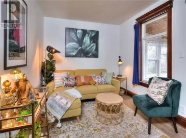 393 ONTARIO Street, Stratford, Ontario N5A3H7, 2 Bedrooms Bedrooms, ,1 BathroomBathrooms,Single Family,For Lease,ONTARIO,40497408