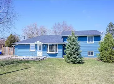 Niagara-on-the-Lake, Ontario L0S1J0, 4 Bedrooms Bedrooms, ,2 BathroomsBathrooms,Single Family,For Sale,H4177162