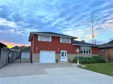 Hamilton, ON L8E2T3, 3 Bedrooms Bedrooms, ,2 BathroomsBathrooms,Single Family,For Lease,H4177941
