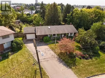 2 HENRY Street, Niagara-on-the-Lake, Ontario L0S1J0, 3 Bedrooms Bedrooms, ,2 BathroomsBathrooms,Single Family,For Sale,HENRY,40508285 2 HENRY Street, Niagara-on-the-Lake, Ontario L0S1J0, 3 Bedrooms Bedrooms, ,2 BathroomsBathrooms,Single Family,For Sale,HENRY,40508285