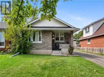 37 ROBERTSON Place, St. Catharines, ON L2P3E9, 5 Bedrooms Bedrooms, ,2 BathroomsBathrooms,Single Family,For Sale,ROBERTSON,40508536