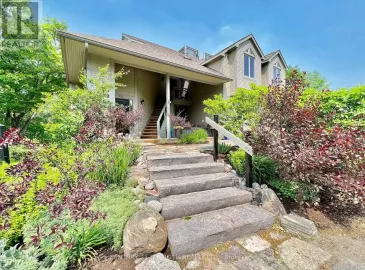 431 Grandview Hilltop Drive, Huntsville, Ontario P1H2J5, 2 Bedrooms Bedrooms, ,2 BathroomsBathrooms,Single Family,For Sale,Grandview Hilltop,X7269904
