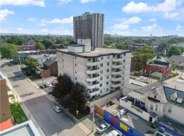 Hamilton, Ontario L8N2T3, 2 Bedrooms Bedrooms, ,2 BathroomsBathrooms,Single Family,For Sale,H4179158