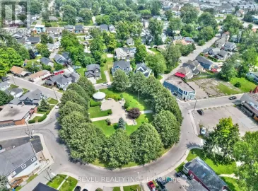 18 Queens Circle, Fort Erie, Ontario L0S1B0, 4 Bedrooms Bedrooms, ,3 BathroomsBathrooms,Single Family,For Sale,Queens,X6817498