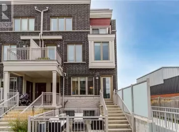 90 EASTWOOD PARK Gardens, Toronto, ON M8W0B2, 2 Bedrooms Bedrooms, ,3 BathroomsBathrooms,Single Family,For Lease,EASTWOOD PARK,40483879